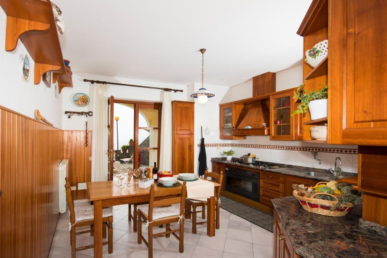 Villa Savina - Elegant Family Villa Overlooks Amalfi Coast - ポジターノ エクステリア 写真